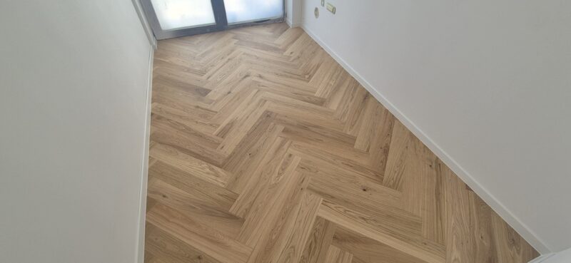 Gotovi parket hrast ribja kost Clagny Hotenjka 1